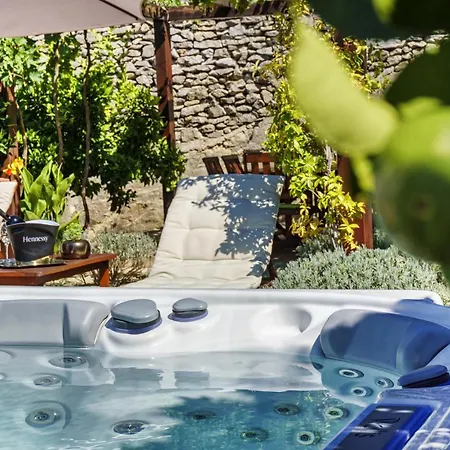 Karina - Unique Location With Jacuzzi Dom wakacyjny Split