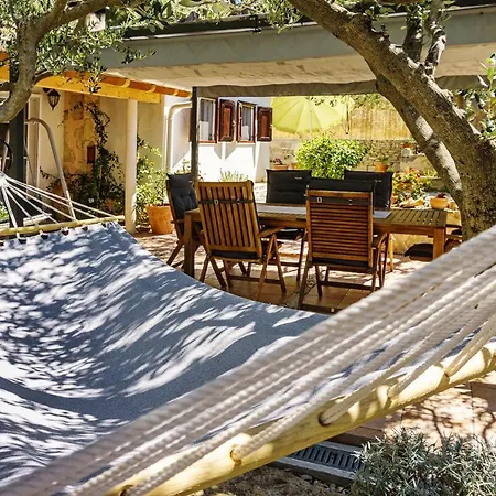 Karina - Unique Location With Jacuzzi Holiday home